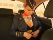 淘氣西洋辣妹在計程車上換衣服